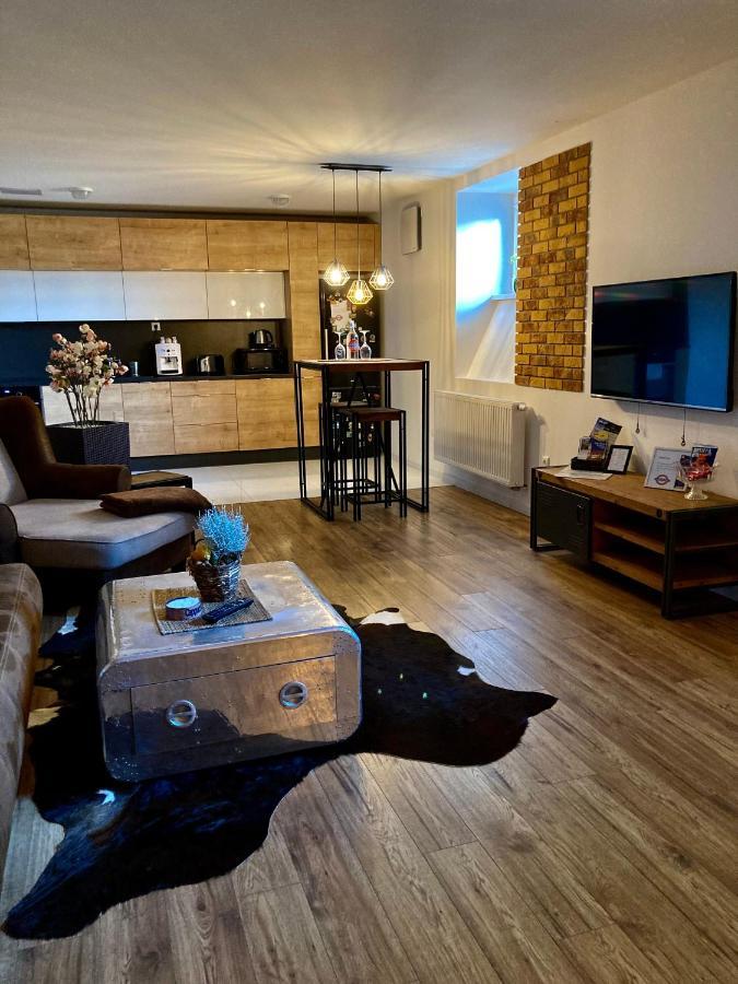 Underground Apartment Bratislava-Nivy Ngoại thất bức ảnh