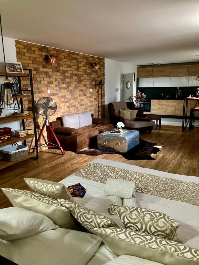 Underground Apartment Bratislava-Nivy Ngoại thất bức ảnh