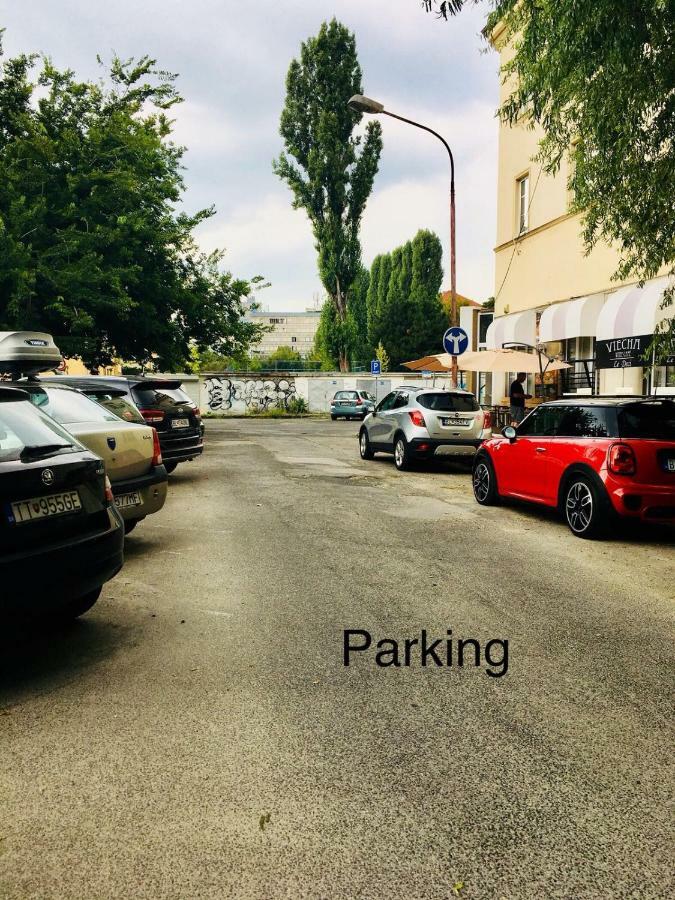 Underground Apartment Bratislava-Nivy Ngoại thất bức ảnh